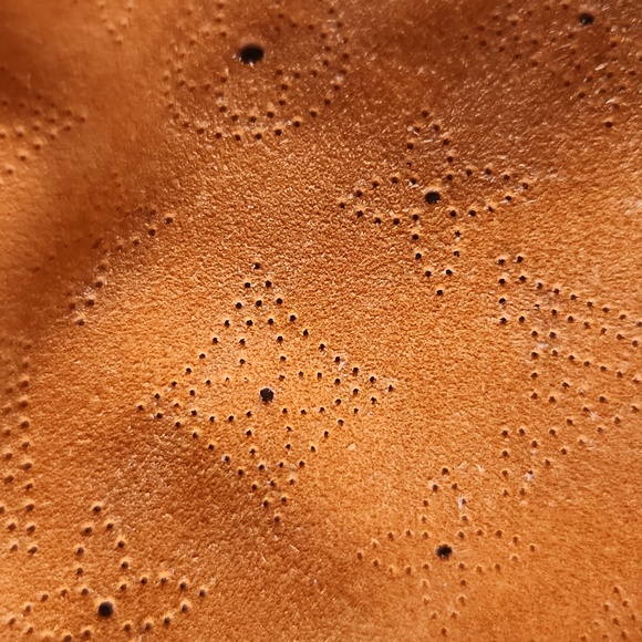 Louis Vuitton Monogram Onatah PM Orange Mahina Suede 13.5x8x5.25 EUC - Picture 3 of 9